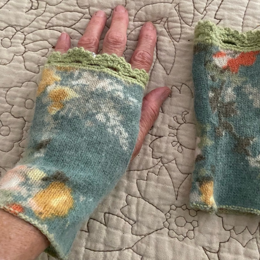 Lambs wool angora nylon fingerless gloves
